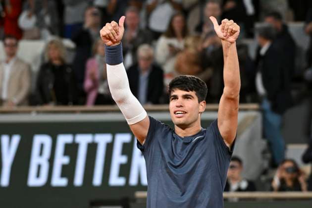 Stefanos Tsitsipas (GRE) Vs Carlos Alcaraz (ESP) TENNIS : Roland Garros 2024 - 04 06 2024 MichaelBaucher Panoramic 