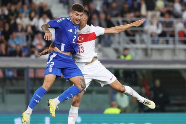 Sport Bilder des Tages UEFA EUROPEAN FRIENDLY MATCH ITALY VS TURKEY IN BOLOGNA Bologna, Italy 4.06.2024: Giovanni Di Lorenzo of Italy, Cenk Ozkacar of Turky during Uefa European friendly football match Italy vs Turkey at Stadio Renato Dall™Ara in Bologna. BOLOGNA DALL ARA italy italy Copyright: xmarcoxiacobucci