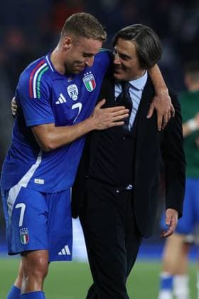 UEFA EUROPEAN FRIENDLY MATCH ITALY VS TURKEY IN BOLOGNA Bologna, Italy 4.06.2024: Davide Frattesi of Italy, Vncenzo Montella coach Italy during Uefa European friendly football match Italy vs Turkey at Stadio Renato Dall™Ara in Bologna. BOLOGNA DALL ARA italy italy Copyright: xmarcoxiacobucci