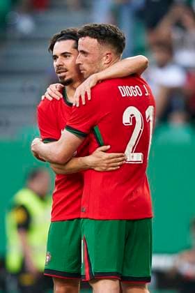 Portugal V Finland - International Friendly, Länderspiel, Nationalmannschaft Diogo Jota of Portugal is celebrating after scoring his team s second goal with Vitor Ferreira Vitinha of Portugal during the international friendly match between Portugal and Finland at Jose Alvalade Stadium in Lisbon, Portugal, on June 04, 2024. Lisbon Portugal  Copyright: xJosexManuelxAlvarezxReyx originalFilename:alvarezrey-notitle240604_np1E2.jpg
