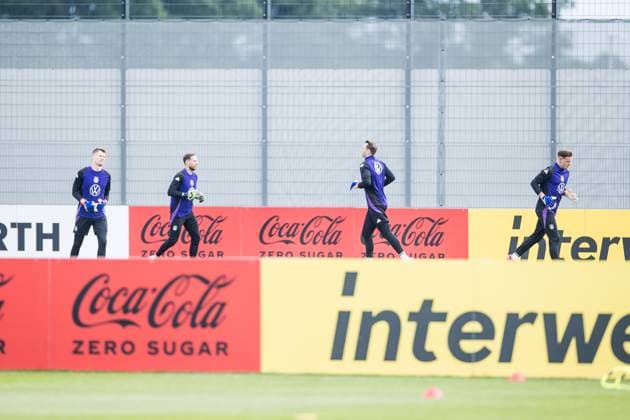 Training camp preparation UEFA EURO 2024 Germany 05 06 2024 The goalkeepers warm up on the back training pitch Alexander Nübel Germany, 15 , Oliver Baumann Germany, 12 , Manuel Neuer Germany, 1 , Marc Andre ter Stegen Germany, 22 Training camp preparation UEFA EURO 2024 Germany Training HerzoBase, Herzogenaurach on 05 06 2024 Copyright: xBEAUTIFULxSPORTS Wunderlx