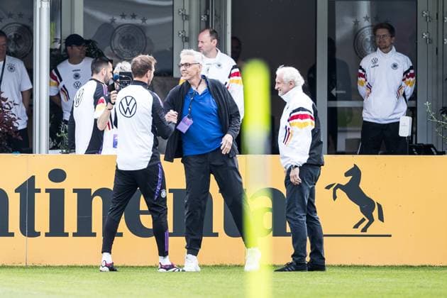 Training camp preparation UEFA EURO 2024 Germany 05 06 2024 Gordon Herbert national coach Germany Basketball Men comes to the training ground accompanied by Rudi Völler DFB Director A National Team and welcomes Julian Nagelsmann coach Germany training camp preparation UEFA EURO 2024 Germany Training HerzoBase, Herzogenaurach on 05 06 2024 Copyright: xBEAUTIFULxSPORTS Wunderlx