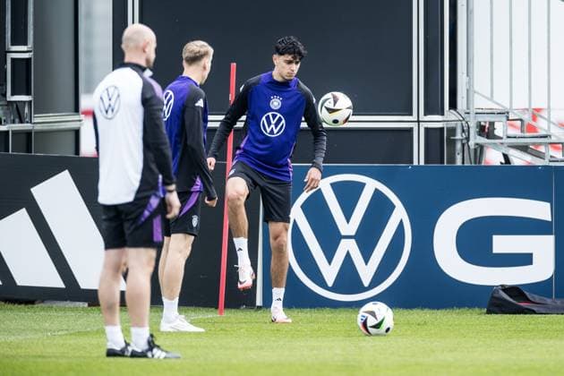 Training camp preparation UEFA EURO 2024 Germany 05 06 2024 Aleksandar Pavlovic Germany, 25 on the ball Training camp preparation UEFA EURO 2024 Germany Training HerzoBase, Herzogenaurach on 05 06 2024 Copyright: xBEAUTIFULxSPORTS Wunderlx