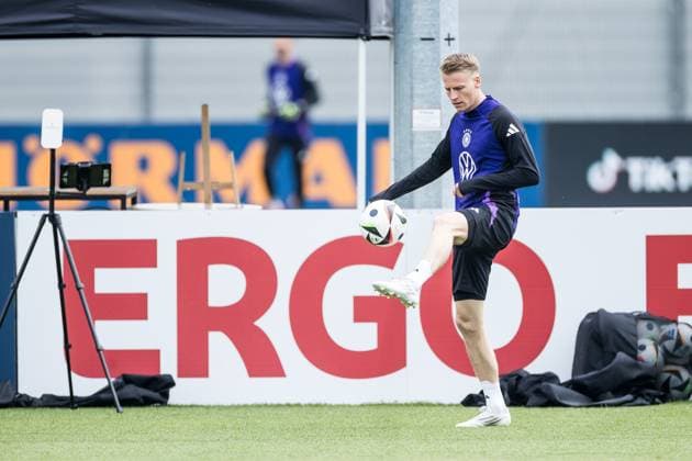 Training camp preparation UEFA EURO 2024 Germany 05 06 2024 Chris Führich Germany, 11 on the ball Training camp preparation UEFA EURO 2024 Germany Training HerzoBase, Herzogenaurach on 05 06 2024 Copyright: xBEAUTIFULxSPORTS Wunderlx