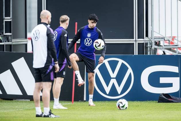 Training camp preparation UEFA EURO 2024 Germany 05 06 2024 Aleksandar Pavlovic Germany, 25 on the ball Training camp preparation UEFA EURO 2024 Germany Training HerzoBase, Herzogenaurach on 05 06 2024 Copyright: xBEAUTIFULxSPORTS Wunderlx