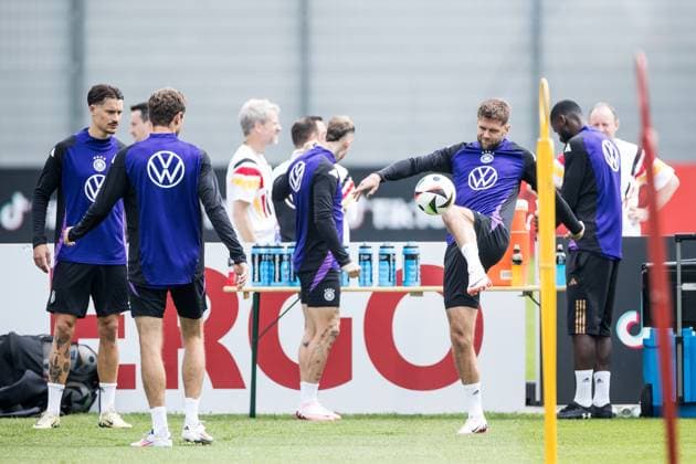 Training camp preparation UEFA EURO 2024 Germany 05 06 2024 Niclas Füllkrug Germany on the ball Training camp preparation UEFA EURO 2024 Germany Training HerzoBase, Herzogenaurach on 05 06 2024 Copyright: xBEAUTIFULxSPORTS Wunderlx
