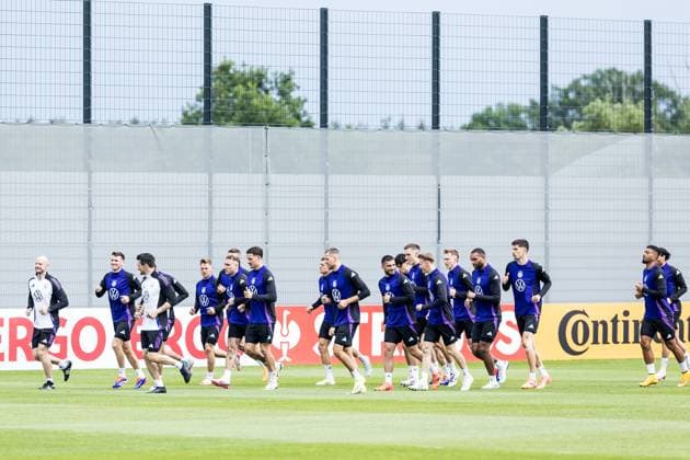 Training camp preparation UEFA EURO 2024 Germany 05 06 2024 Warm-up at the start of training Training camp preparation UEFA EURO 2024 Germany Training HerzoBase, Herzogenaurach on 05 06 2024 Copyright: xBEAUTIFULxSPORTS Wunderlx