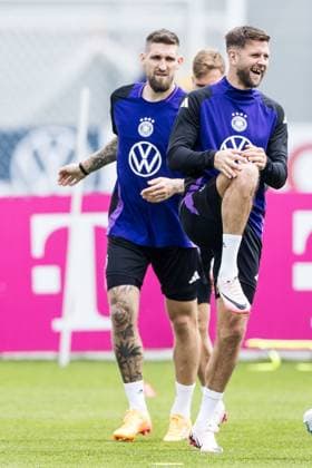 Training camp preparation UEFA EURO 2024 Germany 05 06 2024 Niclas Füllkrug Germany laughing in the warm up Training camp preparation UEFA EURO 2024 Germany Training HerzoBase, Herzogenaurach on 05 06 2024 Copyright: xBEAUTIFULxSPORTS Wunderlx