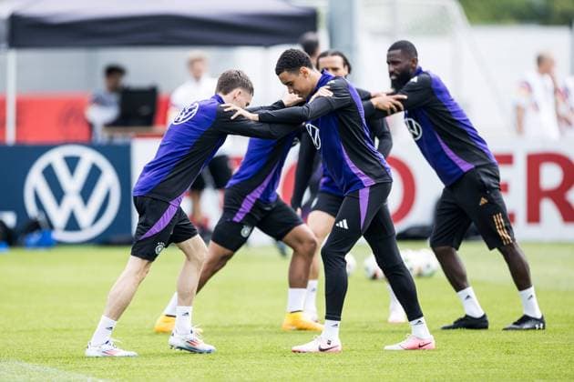 Training camp preparation UEFA EURO 2024 Germany 05 06 2024 Florian Wirtz Germany, 17 and Jamal Musiala Germany, 10 stretch Training camp preparation UEFA EURO 2024 Germany Training HerzoBase, Herzogenaurach on 05 06 2024 Copyright: xBEAUTIFULxSPORTS Wunderlx