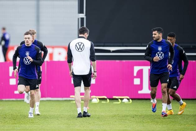 Training camp preparation UEFA EURO 2024 Germany 05 06 2024 Florian Wirtz Germany, 17 and Ilkay Gündogan Germany, 21 in warm up Training camp preparation UEFA EURO 2024 Germany Training HerzoBase, Herzogenaurach on 05 06 2024 Copyright: xBEAUTIFULxSPORTS Wunderlx
