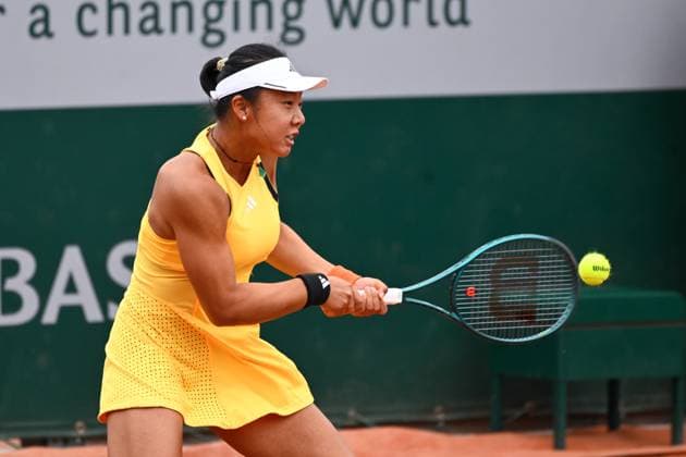 Yufei Ren ( CHN ) during the 2024 French Open at Roland Garros on June 5, 2024 in Paris, France. ( Photo by federico pestellini panoramic ) - TENNIS : Roland Garros 2024 - Internationaux de France - 05 06 2024 FedericoPestellini Panoramic 