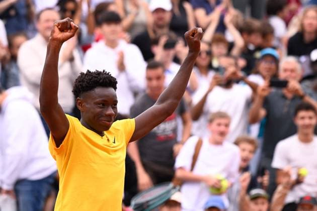 Moise Kouame ( FRA ) celebrates his match victory during the 2024 French Open at Roland Garros on June 5, 2024 in Paris, France. ( Photo by federico pestellini panoramic ) - TENNIS : Roland Garros 2024 - Internationaux de France - 05 06 2024 FedericoPestellini Panoramic 