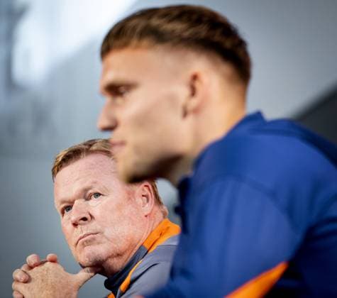 ZEIST - National coach Ronald Koeman and Bart Verbruggen during a press conference, PK, Pressekonferenz of the Dutch national team, Nationalteam on the KNVB Campus on June 5, 2024 in Zeist, the Netherlands. The Dutch national team is preparing for the European Football Championship in Germany. ANP KOEN VAN WEEL UEFA EURO, EM, Europameisterschaft,Fussball 2024 Germany 2024 xVIxANPxSportx xxANPxIVx 500373403 originalFilename: 500373403.jpg