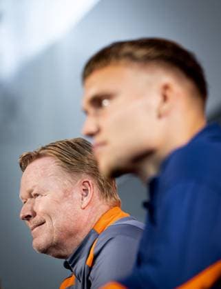 ZEIST - National coach Ronald Koeman and Bart Verbruggen during a press conference, PK, Pressekonferenz of the Dutch national team, Nationalteam on the KNVB Campus on June 5, 2024 in Zeist, the Netherlands. The Dutch national team is preparing for the European Football Championship in Germany. ANP KOEN VAN WEEL UEFA EURO, EM, Europameisterschaft,Fussball 2024 Germany 2024 xVIxANPxSportx xxANPxIVx 500373406 originalFilename: 500373406.jpg