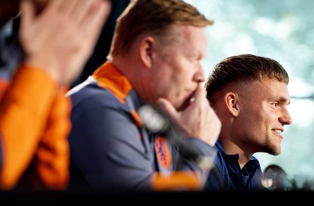 ZEIST - National coach Ronald Koeman and Bart Verbruggen during a press conference, PK, Pressekonferenz of the Dutch national team, Nationalteam on the KNVB Campus on June 5, 2024 in Zeist, the Netherlands. The Dutch national team is preparing for the European Football Championship in Germany. ANP KOEN VAN WEEL UEFA EURO, EM, Europameisterschaft,Fussball 2024 Germany 2024 xVIxANPxSportx xxANPxIVx 500373762 originalFilename: 500373762.jpg