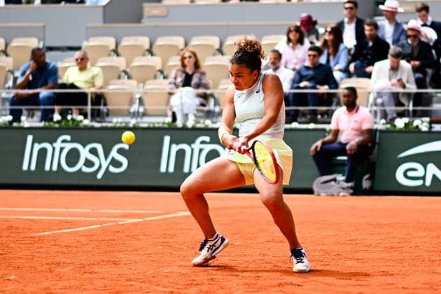 Jasmine Paolini ( ITA ) during the 2024 French Open at Roland Garros on June 5, 2024 in Paris, France. ( Photo by federico pestellini panoramic ) - TENNIS : Roland Garros 2024 - Internationaux de France - 05 06 2024 FedericoPestellini Panoramic 