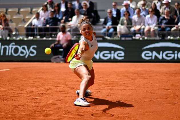 Jasmine Paolini ( ITA ) during the 2024 French Open at Roland Garros on June 5, 2024 in Paris, France. ( Photo by federico pestellini panoramic ) - TENNIS : Roland Garros 2024 - Internationaux de France - 05 06 2024 FedericoPestellini Panoramic 