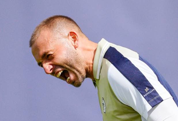 Great Britain s Dan Evans celebrates winning his 1st round match in a 3rd set Tie Break Lexus Surbiton Trophy, Day 3, Tennis, Surbiton Racket & Fitness Club, London, UK - 05 June 2024  Copyright: xDavexShopland Shutterstockx 14522109bz
