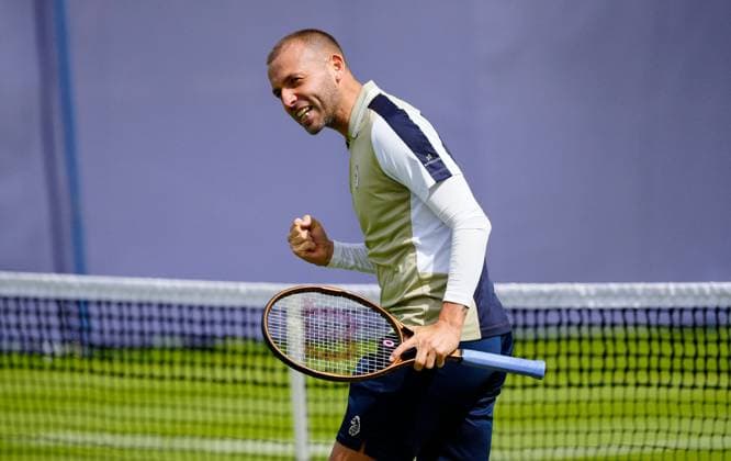 Great Britain s Dan Evans celebrates winning his 1st round match in a 3rd set Tie Break Lexus Surbiton Trophy, Day 3, Tennis, Surbiton Racket & Fitness Club, London, UK - 05 June 2024  Copyright: xDavexShopland Shutterstockx 14522109ca