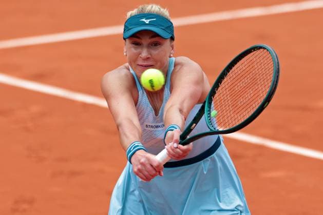 5th June 2024; Roland Garros, Paris, France; 2024 French Open Tennis tournament, Day 11; Nadiia Kichenok (UKR) on her backhand and Miyu Kato (JPN) in their match against Coco Gauff (USA) and Katerina Siniakova (CZE)  ActionPlus12651060 JonxBromley