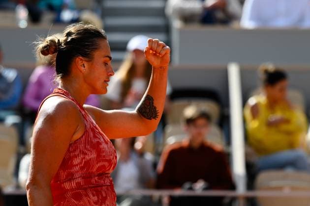 Aryna Sabalenka ( RUS ) celebrates during the 2024 French Open at Roland Garros on June 5, 2024 in Paris, France. ( Photo by federico pestellini panoramic ) - TENNIS : Roland Garros 2024 - Internationaux de France - 05 06 2024 FedericoPestellini Panoramic 