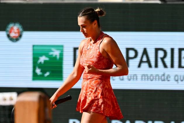 Aryna Sabalenka ( RUS ) celebrates during the 2024 French Open at Roland Garros on June 5, 2024 in Paris, France. ( Photo by federico pestellini panoramic ) - TENNIS : Roland Garros 2024 - Internationaux de France - 05 06 2024 FedericoPestellini Panoramic 