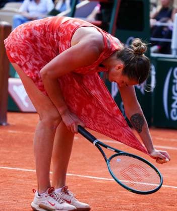 A frustrated Aryna Sabalenka reacts French Open Tennis, Day 11, Tennis, Roland Garros, Paris, France - 05 June 2024  Copyright: xJavierxGarcia Shutterstockx 14521935an