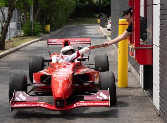 Sport Bilder des Tages June 5, 2024, Montreal, Pq, Canada: Aston Martin Formula One driver Lance Stroll, from Canada, stops at the drive-through during the filming of a Tim Horton s commercial ahead of the Canadian Grand Prix, in Montreal, Wednesday, June 5, 2024. Lance Stroll, - ZUMAc35_ 20240605_zaf_c35_048 Copyright: xRyanxRemiorzx
