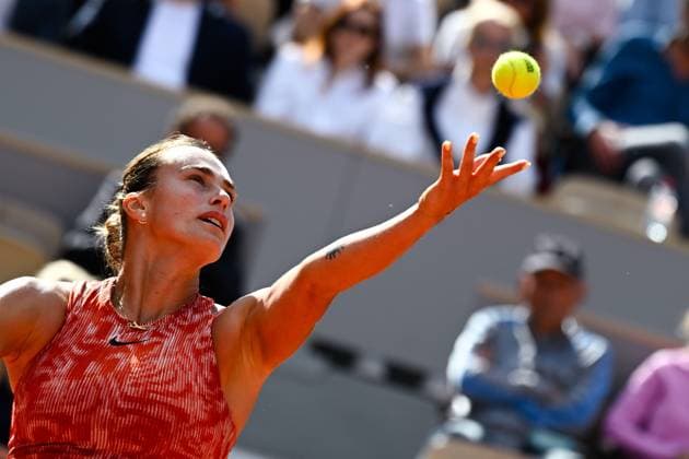 Aryna Sabalenka ( RUS ) serves during the 2024 French Open at Roland Garros on June 5, 2024 in Paris, France. ( Photo by federico pestellini panoramic ) - TENNIS : Roland Garros 2024 - Internationaux de France - 05 06 2024 FedericoPestellini Panoramic 