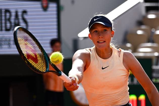 Mirra Andreeva ( RUS ) during the 2024 French Open at Roland Garros on June 5, 2024 in Paris, France. ( Photo by federico pestellini panoramic ) - TENNIS : Roland Garros 2024 - Internationaux de France - 05 06 2024 FedericoPestellini Panoramic 