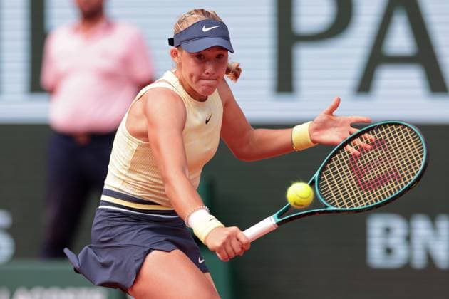 5th June 2024; Roland Garros, Paris, France; 2024 French Open Tennis tournament, Day 11; Mirra Andreeva (RUS) comes to the net against Aryna Sabalenka  ActionPlus12651072 JonxBromley