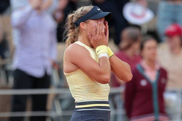 5th June 2024; Roland Garros, Paris, France; 2024 French Open Tennis tournament, Day 11; Mirra Andreeva (RUS) beats Aryna Sabalenka (BLR)  ActionPlus12651089 JonxBromley