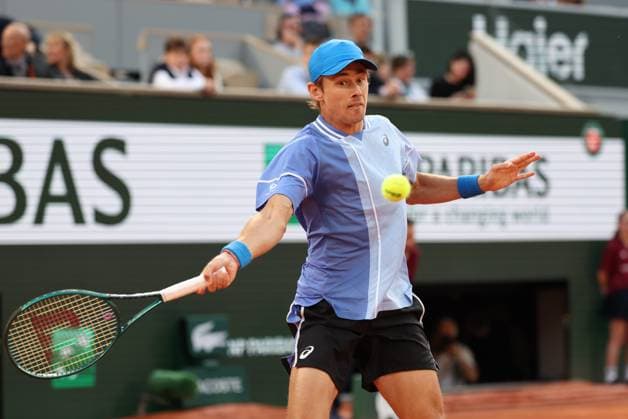 ROLAND GARROS 2024 Thierry Larret Maxppp. Tennis. Roland Garros 2024. Internationaux de France de tennis. Stade Roland Garros, Paris (75). Le 5 juin 2024. Quart de finale. Court Philippe Chatrier : Court Philippe Chatrier : Alexander ZVEREV (GER) vs Alex de MINAUR (AUS) PARIS (75) STADE ROLAND GARROS PARIS ILE DE FRANCE FRANCE  Copyright: xThierryxLarret MAXPPPxThierryxLarretx TL_20240605_1002 0493932302st