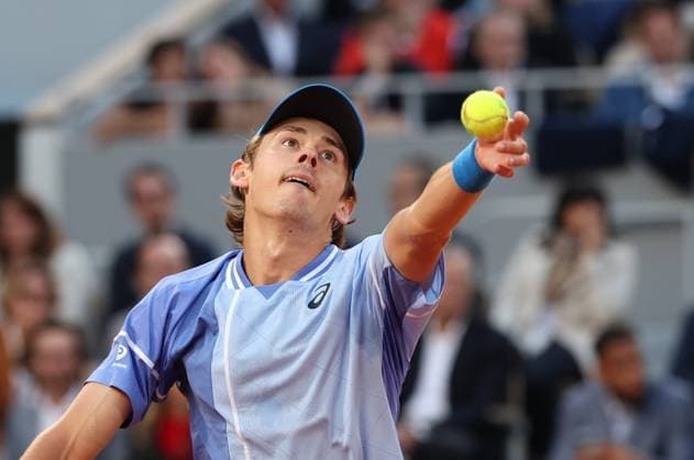 ROLAND GARROS 2024 Thierry Larret Maxppp. Tennis. Roland Garros 2024. Internationaux de France de tennis. Stade Roland Garros, Paris (75). Le 5 juin 2024. Quart de finale. Court Philippe Chatrier : Court Philippe Chatrier : Alexander ZVEREV (GER) vs Alex de MINAUR (AUS) PARIS (75) STADE ROLAND GARROS PARIS ILE DE FRANCE FRANCE  Copyright: xThierryxLarret MAXPPPxThierryxLarretx TL_20240605_1009 0493932799st