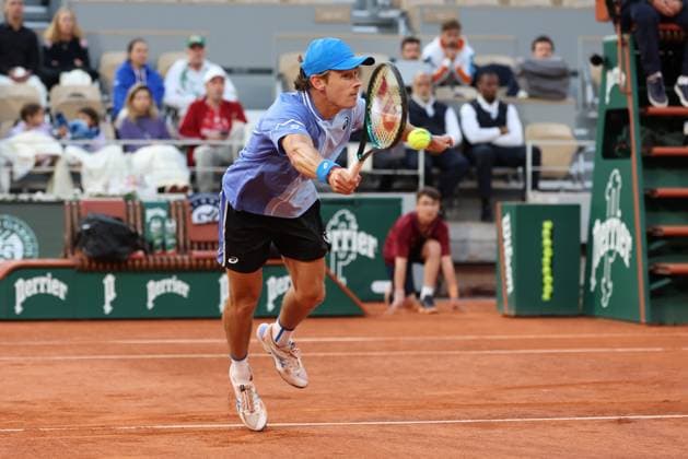 ROLAND GARROS 2024 Thierry Larret Maxppp. Tennis. Roland Garros 2024. Internationaux de France de tennis. Stade Roland Garros, Paris (75). Le 5 juin 2024. Quart de finale. Court Philippe Chatrier : Court Philippe Chatrier : Alexander ZVEREV (GER) vs Alex de MINAUR (AUS) PARIS (75) STADE ROLAND GARROS PARIS ILE DE FRANCE FRANCE  Copyright: xThierryxLarret MAXPPPxThierryxLarretx TL_20240605_1012 0493932808st