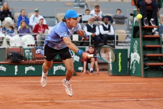 ROLAND GARROS 2024 Thierry Larret Maxppp. Tennis. Roland Garros 2024. Internationaux de France de tennis. Stade Roland Garros, Paris (75). Le 5 juin 2024. Quart de finale. Court Philippe Chatrier : Court Philippe Chatrier : Alexander ZVEREV (GER) vs Alex de MINAUR (AUS) PARIS (75) STADE ROLAND GARROS PARIS ILE DE FRANCE FRANCE  Copyright: xThierryxLarret MAXPPPxThierryxLarretx TL_20240605_1013 0493932813st