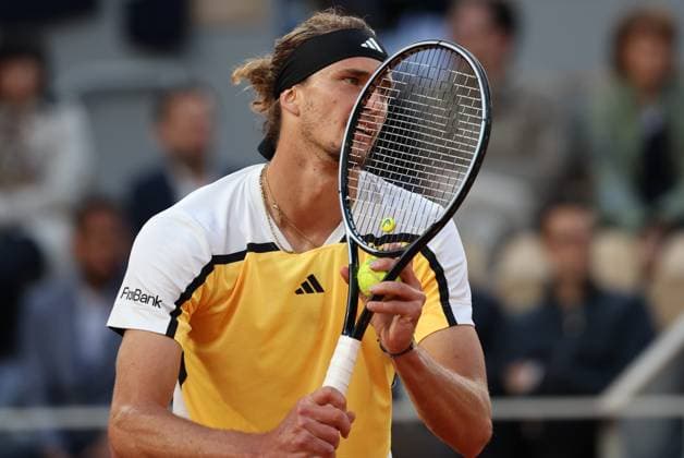 ROLAND GARROS 2024 Thierry Larret Maxppp. Tennis. Roland Garros 2024. Internationaux de France de tennis. Stade Roland Garros, Paris (75). Le 5 juin 2024. Quart de finale. Court Philippe Chatrier : Court Philippe Chatrier : Alexander ZVEREV (GER) vs Alex de MINAUR (AUS) PARIS (75) STADE ROLAND GARROS PARIS ILE DE FRANCE FRANCE  Copyright: xThierryxLarret MAXPPPxThierryxLarretx TL_20240605_1018 0493932832st