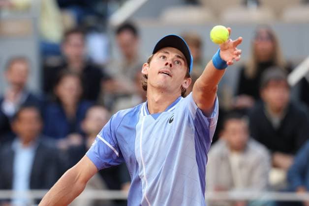 ROLAND GARROS 2024 Thierry Larret Maxppp. Tennis. Roland Garros 2024. Internationaux de France de tennis. Stade Roland Garros, Paris (75). Le 5 juin 2024. Quart de finale. Court Philippe Chatrier : Court Philippe Chatrier : Alexander ZVEREV (GER) vs Alex de MINAUR (AUS) PARIS (75) STADE ROLAND GARROS PARIS ILE DE FRANCE FRANCE  Copyright: xThierryxLarret MAXPPPxThierryxLarretx TL_20240605_1021 0493932839st