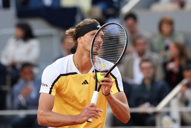 ROLAND GARROS 2024 Thierry Larret Maxppp. Tennis. Roland Garros 2024. Internationaux de France de tennis. Stade Roland Garros, Paris (75). Le 5 juin 2024. Quart de finale. Court Philippe Chatrier : Court Philippe Chatrier : Alexander ZVEREV (GER) vs Alex de MINAUR (AUS) PARIS (75) STADE ROLAND GARROS PARIS ILE DE FRANCE FRANCE  Copyright: xThierryxLarret MAXPPPxThierryxLarretx TL_20240605_1022 0493932841st