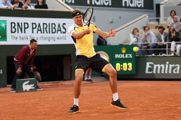 ROLAND GARROS 2024 Thierry Larret Maxppp. Tennis. Roland Garros 2024. Internationaux de France de tennis. Stade Roland Garros, Paris (75). Le 5 juin 2024. Quart de finale. Court Philippe Chatrier : Court Philippe Chatrier : Alexander ZVEREV (GER) vs Alex de MINAUR (AUS) PARIS (75) STADE ROLAND GARROS PARIS ILE DE FRANCE FRANCE  Copyright: xThierryxLarret MAXPPPxThierryxLarretx TL_20240605_1023 0493932846st