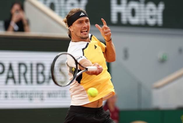 ROLAND GARROS 2024 Thierry Larret Maxppp. Tennis. Roland Garros 2024. Internationaux de France de tennis. Stade Roland Garros, Paris (75). Le 5 juin 2024. Quart de finale. Court Philippe Chatrier : Court Philippe Chatrier : Alexander ZVEREV (GER) vs Alex de MINAUR (AUS) PARIS (75) STADE ROLAND GARROS PARIS ILE DE FRANCE FRANCE  Copyright: xThierryxLarret MAXPPPxThierryxLarretx TL_20240605_1024 0493932848st