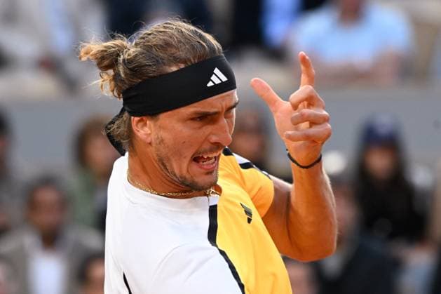 Alexander Zverev ( Allemagne ) during the 2024 French Open at Roland Garros on June 5, 2024 in Paris, France. ( Photo by federico pestellini panoramic ) - TENNIS : Roland Garros 2024 - Internationaux de France - 05 06 2024 FedericoPestellini Panoramic 