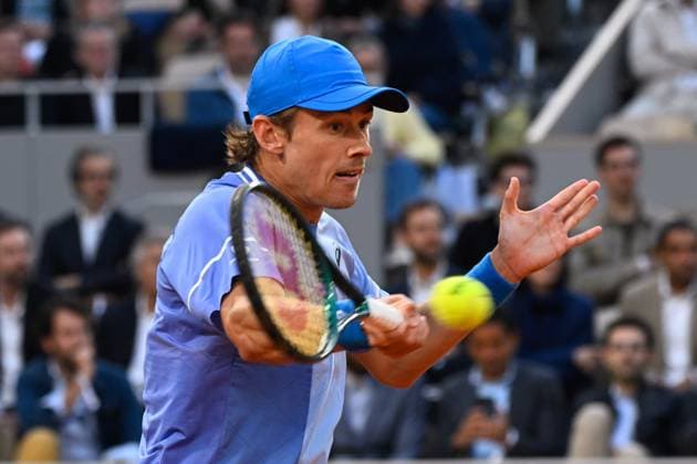 Alex De Minaur ( AUS ) during the 2024 French Open at Roland Garros on June 5, 2024 in Paris, France. ( Photo by federico pestellini panoramic ) - TENNIS : Roland Garros 2024 - Internationaux de France - 05 06 2024 FedericoPestellini Panoramic 