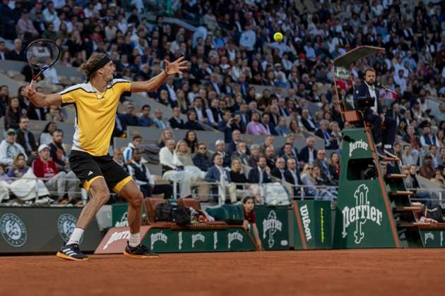 2024 French Open - Day 11 Alexander Zverev is returning the ball against Alex De Minaur at the Roland Garros Grand Slam Tournament - Day 11 in Paris, France, on June 5, 2024. Paris France  Copyright: xRobertxSzaniszlox originalFilename:szaniszlo-notitle240605_npPRO.jpg