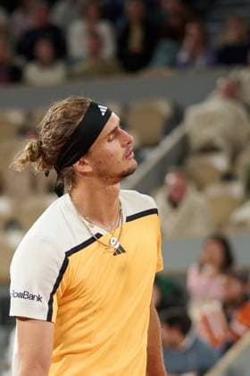 (240606) -- PARIS, June 6, 2024 -- Alexander Zverev reacts during the men s singles quarterfinal match between Alexander Zverev of Germany and Alex de Minaur of Australia at the French Open tennis tournament at Roland Garros, Paris, France, June 5, 2024. ) (SP)FRANCE-PARIS-TENNIS-FRENCH OPEN-MEN S SINGLES MengxDingbo 
