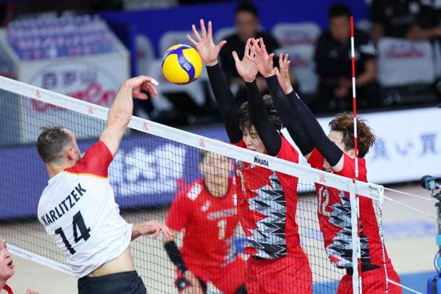 Sport Bilder des Tages (L-R) Taishi Onodera, Ran Takahashi (JPN), JUNE 5, 2024 - Volleyball : FIVB Volleyball Nations League 2024 Men s Preliminary Round between Japan 3-2 Germany at West Japan General Exhibition Center, Fukuoka, Japan. Noxthirdxpartyxsales  (255493323)