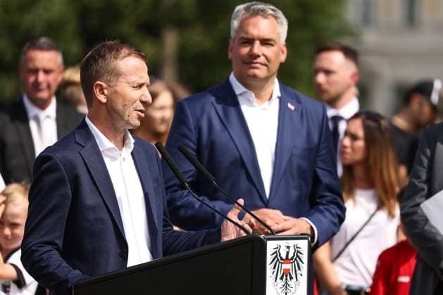SOCCER - UEFA EURO, EM, Europameisterschaft,Fussball 2024 VIENNA,AUSTRIA,06.JUN.24 - SOCCER - UEFA European Championship, EM, Europameisterschaft preview, farewell ceremony OEFB Team. Image shows president Klaus Mitterdorfer (OEFB) and federal chancellor Karl Nehammer (Austria).  GEPAxpictures xArminxRauthner