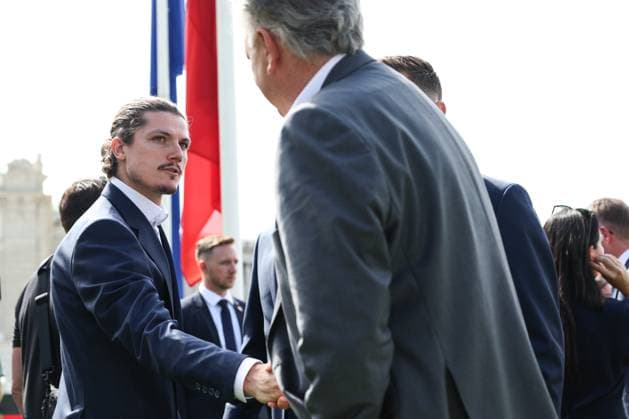 SOCCER - UEFA EURO, EM, Europameisterschaft,Fussball 2024 VIENNA,AUSTRIA,06.JUN.24 - SOCCER - UEFA European Championship, EM, Europameisterschaft preview, farewell ceremony OEFB Team. Image shows Marcel Sabitzer (AUT) and vice chancellor and minister of sports Werner Kogler (Austria).  GEPAxpictures xArminxRauthner