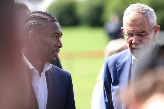 SOCCER - UEFA EURO, EM, Europameisterschaft,Fussball 2024 VIENNA,AUSTRIA,06.JUN.24 - SOCCER - UEFA European Championship, EM, Europameisterschaft preview, farewell ceremony OEFB Team. Image shows David Alaba (AUT) and president Alexander van der Bellen (Austria).  GEPAxpictures xArminxRauthner