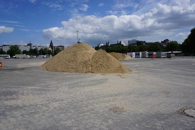 Construction of a fan zone for the European Football Championship in Hamburg, Germany, June 5, 2024. A future beach club. (CTKxPhoto AlesxZapotocky) CTKPhotoP2024060603720  CTKPhotoP2024060603720